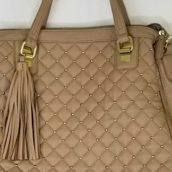 STEVE MADDEN Tan w/Gold Hardware Handbag - Picture 3 of 11